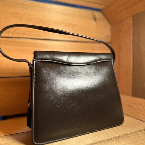 Elegant Sark Brown Leather Etra Satchel - Picture 3 of 11